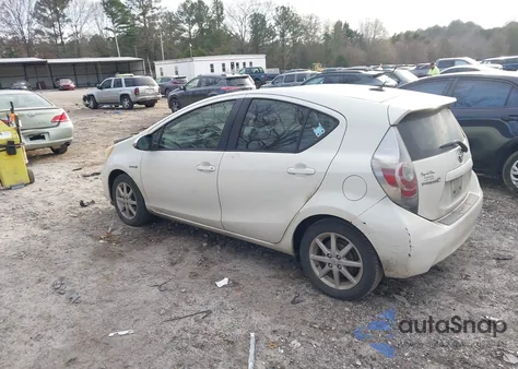 2012 Toyota Prius C Three из США, поврежденный, VIN JTDKDTB33C1015404